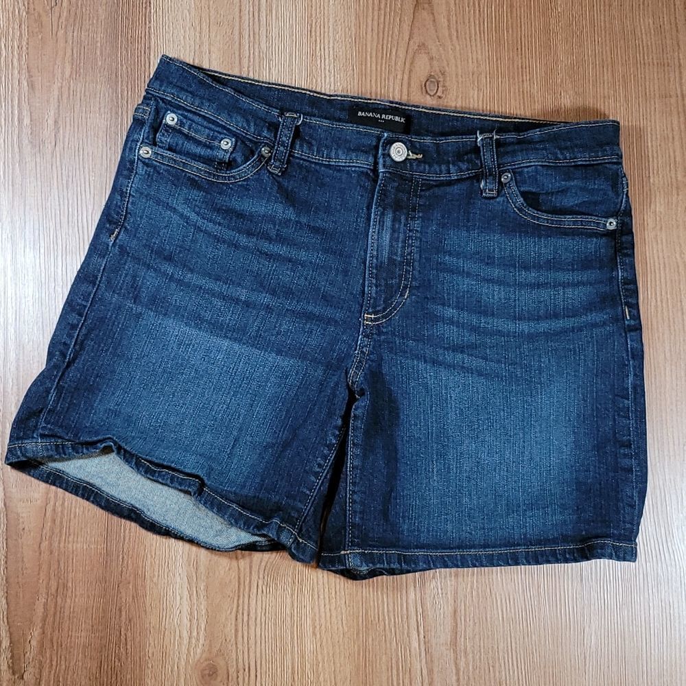 🔹️Banana Republic Blue Denim Shorts Size 8